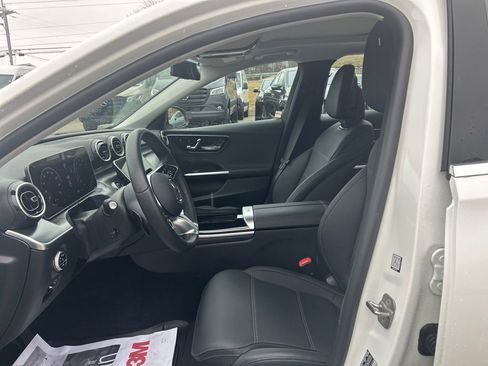 Used 2025 Mercedes-Benz C 300 4MATIC Sedan image 9