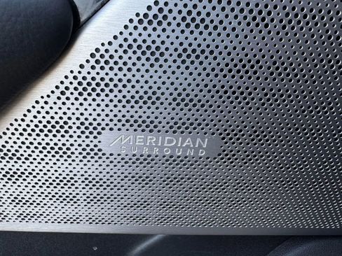 Used 2018 Land Rover Range Rover Velar R-Dynamic SE image 17