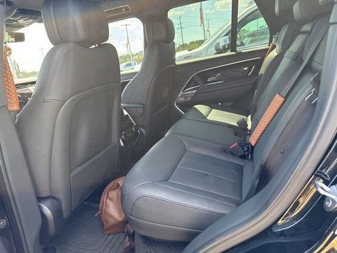 Used 2023 Land Rover Range Rover SE image 10