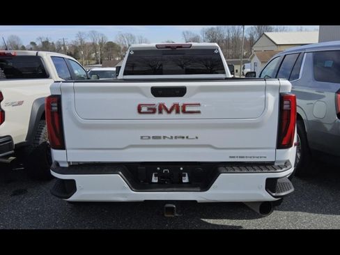 Used 2024 GMC Sierra 3500 Denali w/ Denali Reserve Package AWD/4WD image 12