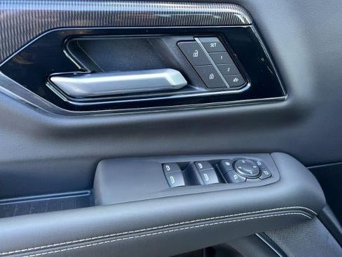 New 2026 GMC Yukon XL Elevation w/ Elevation Premium Package AWD/4WD image 10