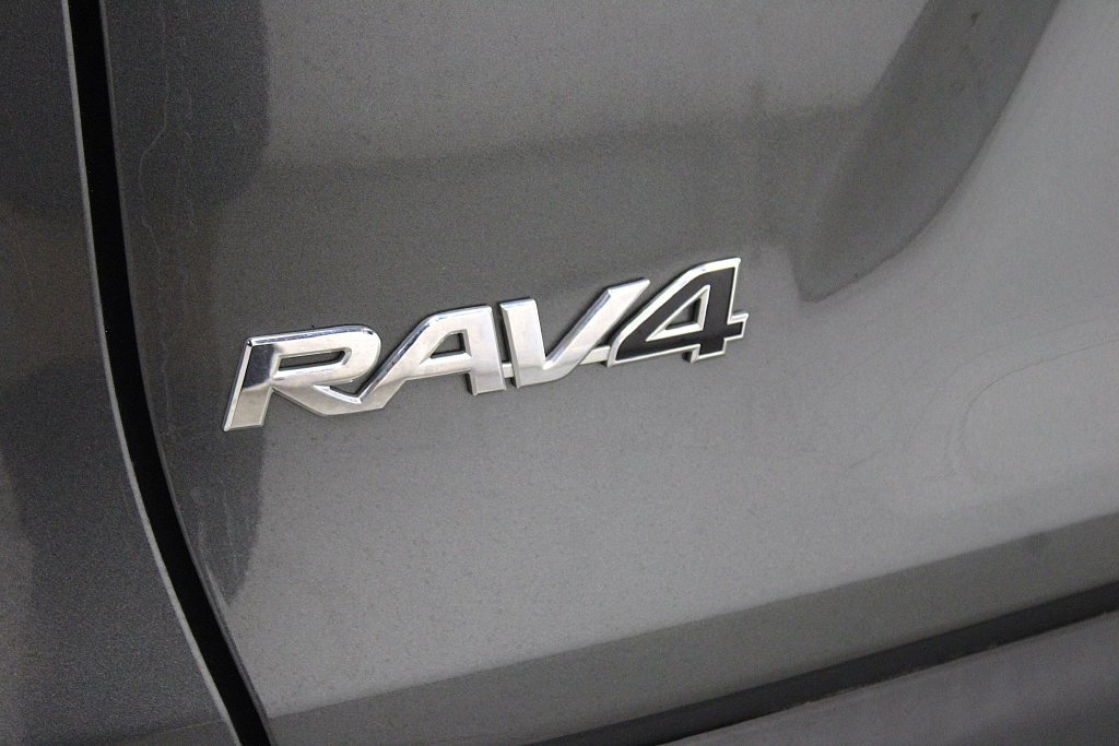 Used 2020 Toyota RAV4 LE w/ All Weather Liner Package AWD/4WD image 37