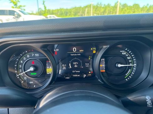 Used 2024 Jeep Wrangler Unlimited w/ LED Headlamp & Fog Lamp Group AWD/4WD image 13
