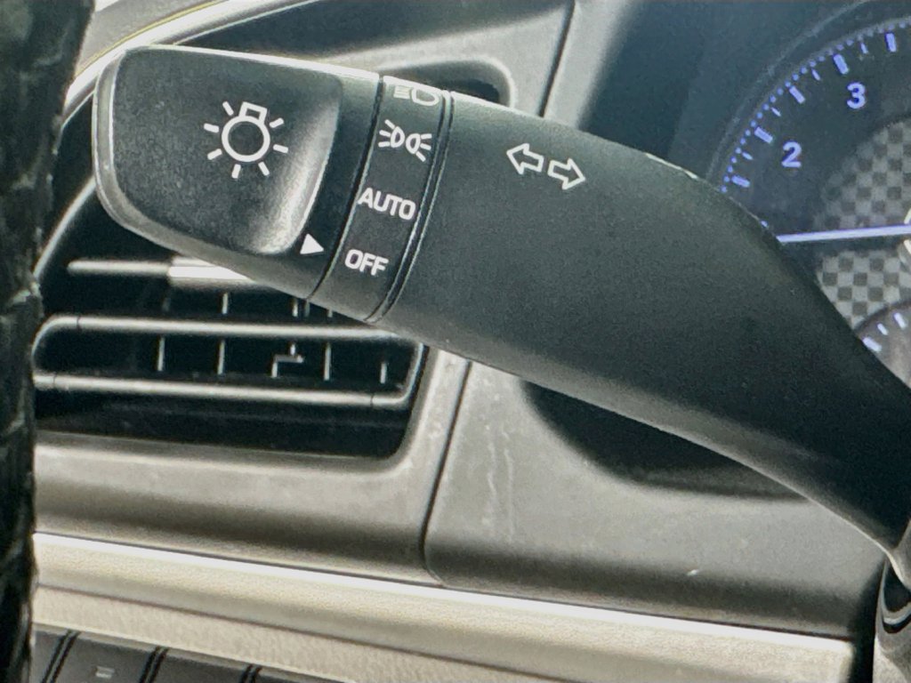 Used 2019 Hyundai Elantra Value Edition FWD image 13