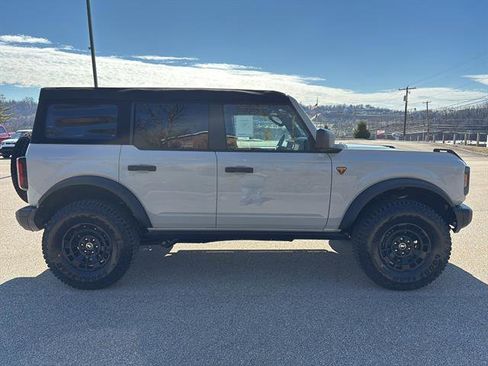 New 2026 Ford Bronco Badlands w/ Sasquatch Package image 5