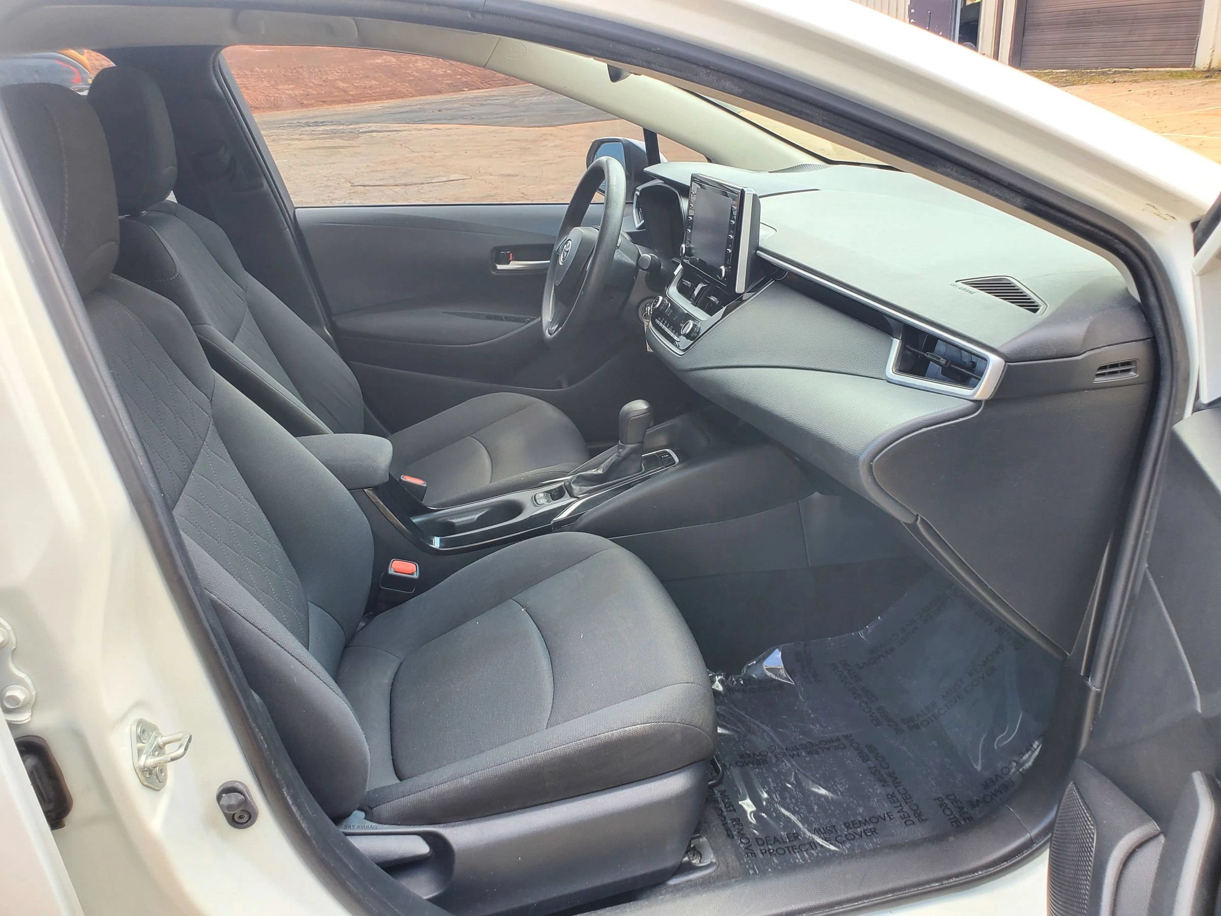 Used 2021 Toyota Corolla LE FWD image 25