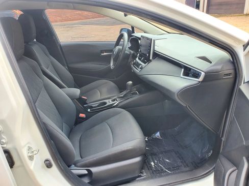 Used 2021 Toyota Corolla LE FWD image 25