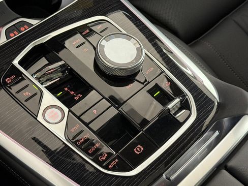 New 2026 BMW X7 xDrive40i w/ Executive Package image 17