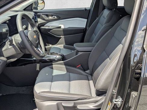 New 2026 Chevrolet Trax LT w/ Driver Confidence Package FWD image 4