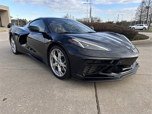 Used 2022 Chevrolet Corvette Stingray 2D Coupe w/ Z51 Performance Package image 3