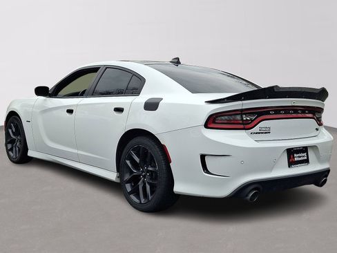 Used 2019 Dodge Charger R/T w/ Blacktop Package image 4