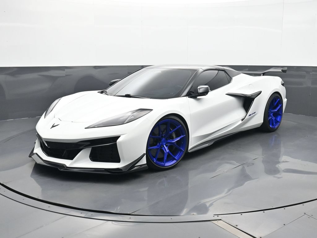 Used 2024 Chevrolet Corvette Z06 w/ Z07 Performance Package RWD image 1