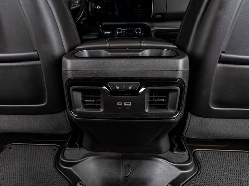 Used 2024 GMC Sierra 2500 AT4X image 33