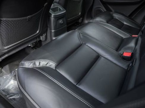 Certified 2024 Volvo XC60 T8 Ultimate w/ Protection Package Premier image 34