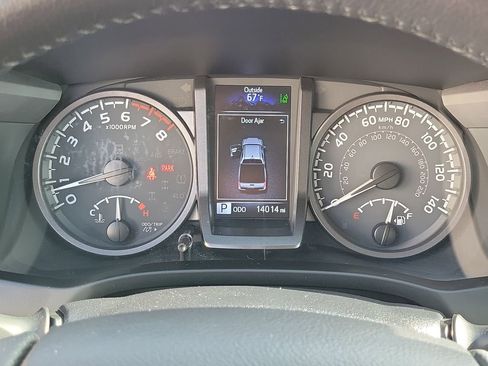 Used 2022 Toyota Tacoma TRD Sport image 26