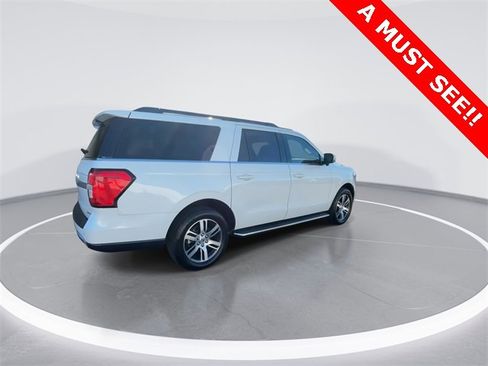 Used 2023 Ford Expedition Max XLT image 8