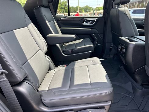 Used 2024 Chevrolet Tahoe Z71 w/ Z71 Off-Road Package AWD/4WD image 16