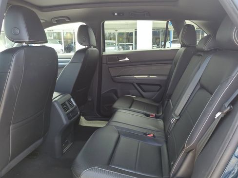 Used 2022 Volkswagen Atlas Cross Sport SEL R-Line AWD/4WD image 14