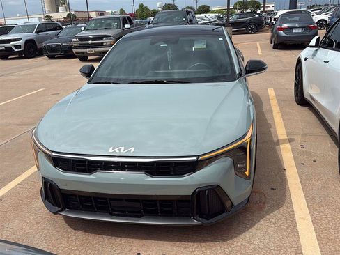 Used 2025 Kia K4 GT-Line w/ GT-Line Sunroof Package FWD image 2