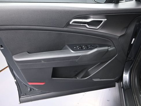 New 2027 Kia Sportage S FWD image 9