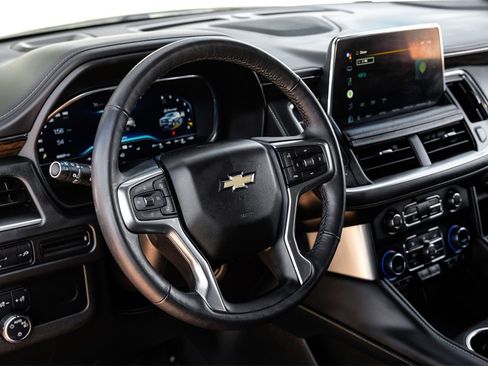 Used 2022 Chevrolet Suburban Premier image 12
