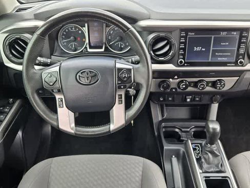 Used 2020 Toyota Tacoma SR5 w/ Technology Package AWD/4WD image 15