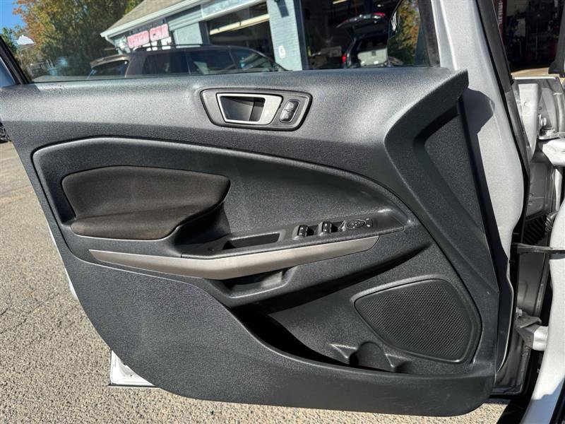 Used 2021 Ford EcoSport SE FWD image 29