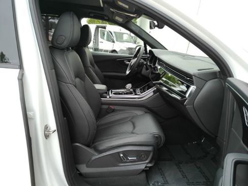Used 2025 Audi Q7 3.0T Prestige w/ Prestige Package AWD/4WD image 23
