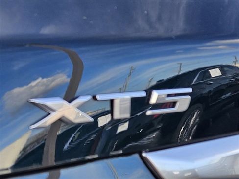 Certified 2025 Cadillac XT5 Premium Luxury image 16