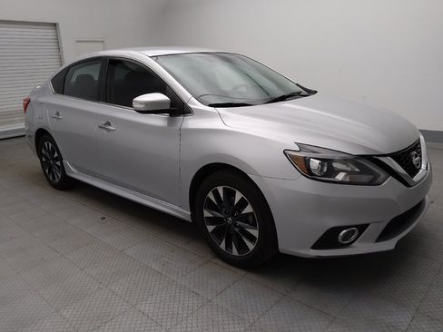 Used 2017 Nissan Sentra SR FWD image 11
