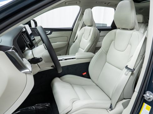 New 2026 Volvo XC60 B5 Ultra w/ Climate Package image 13