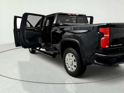 Used 2025 Chevrolet Silverado 2500 High Country w/ High Country Premium Package AWD/4WD image 11