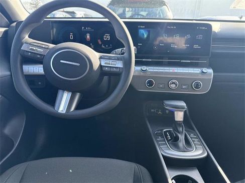 New 2026 Hyundai Kona SE image 6