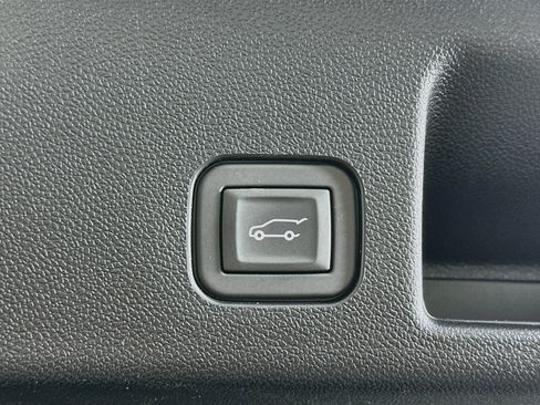 Used 2024 Chevrolet Equinox EV LT FWD image 30