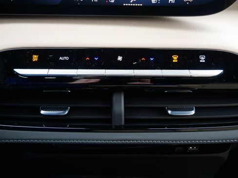 New 2026 Buick Enclave Preferred w/ Power Package image 8