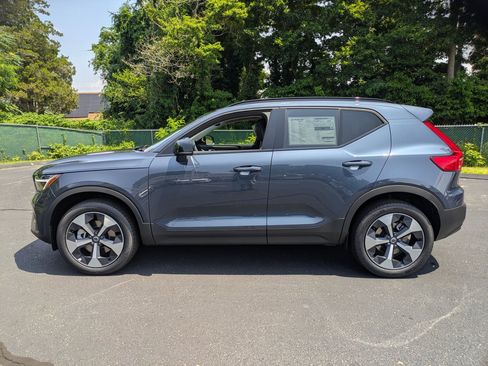 New 2026 Volvo XC40 B5 Core w/ Protection Package Premier image 2