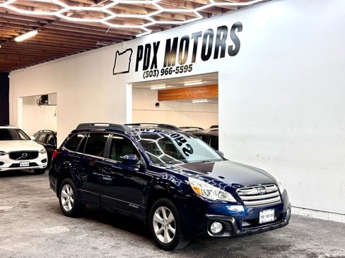 Used 2013 Subaru Outback 2.5i Premium AWD/4WD image 1
