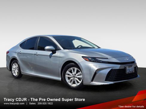 Used 2025 Toyota Camry LE FWD image 1