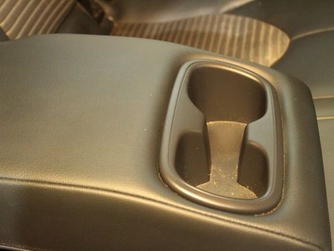 Used 2019 Toyota Camry SE image 12