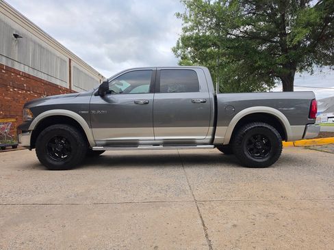 Used 2010 Dodge Ram 1500 Truck Laramie AWD/4WD image 9