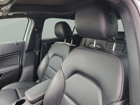 Certified 2019 Mercedes-Benz GLA 250 4MATIC image 18