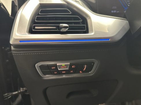 Used 2023 BMW XM image 26