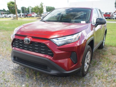 Used 2025 Toyota RAV4 LE AWD/4WD image 1