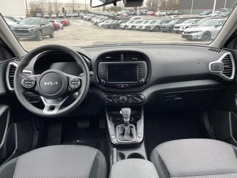 Used 2025 Kia Soul LX w/ LX Technology Package image 31