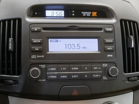 Used 2010 Hyundai Elantra GLS FWD image 15