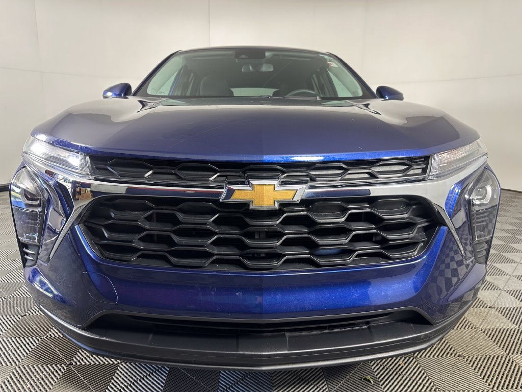 Used 2024 Chevrolet Trax LS w/ LS Convenience Package FWD image 8