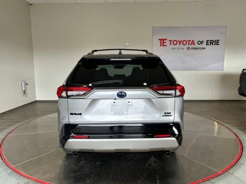Used 2023 Toyota RAV4 XSE AWD/4WD image 5