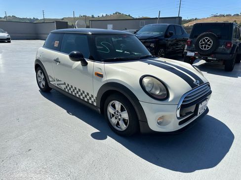 Used 2014 MINI Cooper 2-Door Hardtop image 6