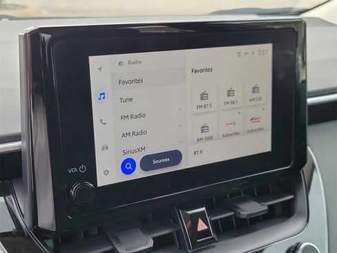 Used 2025 Toyota Corolla LE image 24