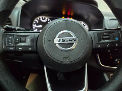 Used 2021 Nissan Rogue SV AWD/4WD image 28